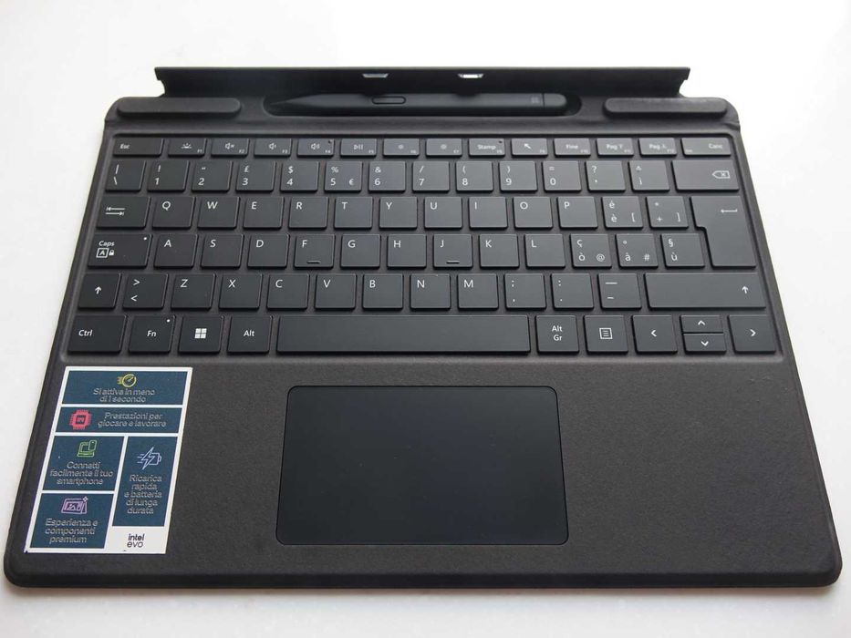 Планшет Microsoft Surface Pro 11 2076 OLED 120Гц 16 256 Клава Стилус