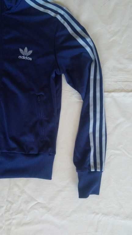 bluza sportowa adidas mała s z liściem na plecach