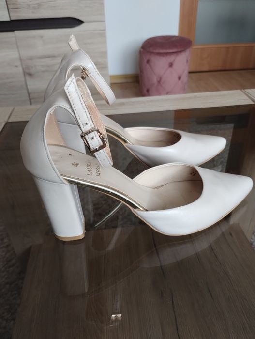 Czółenka skórzane beżowe rozmiar 37 Laura Messi