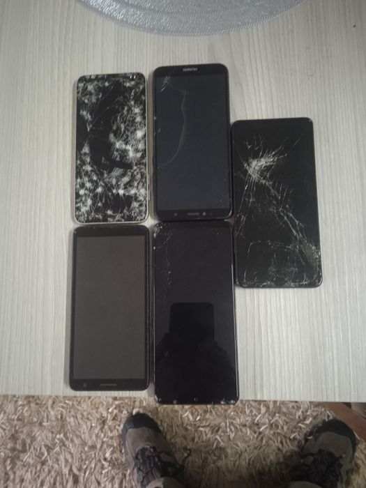 Lote de 5 telemóveis p/ peças ou arranjo