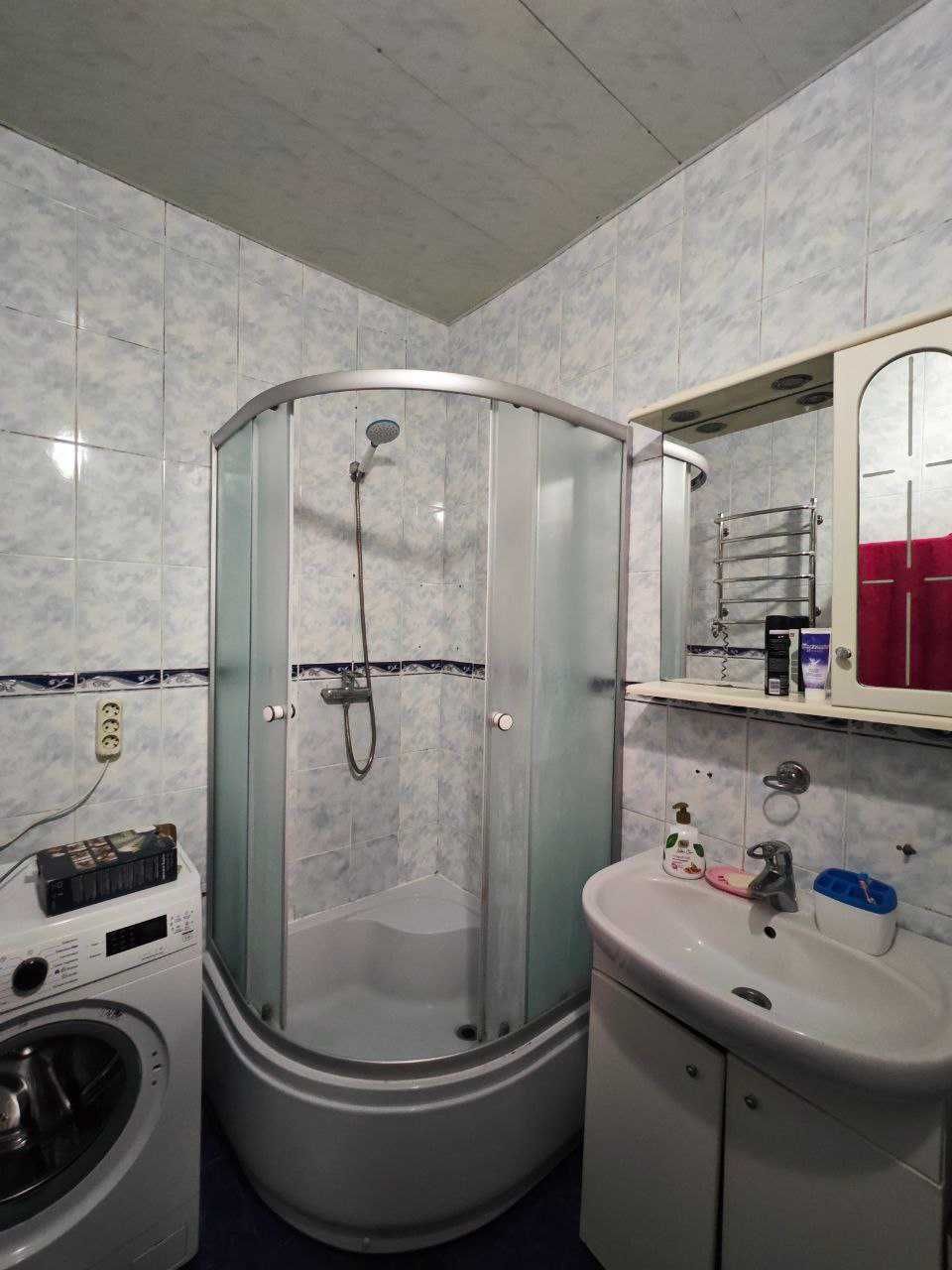 Продам велику 2 кімнатну кв-ру на вул. Марсельська !