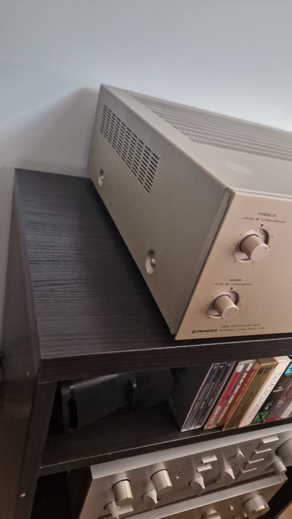 Pioneer a-9 stereo amplifier