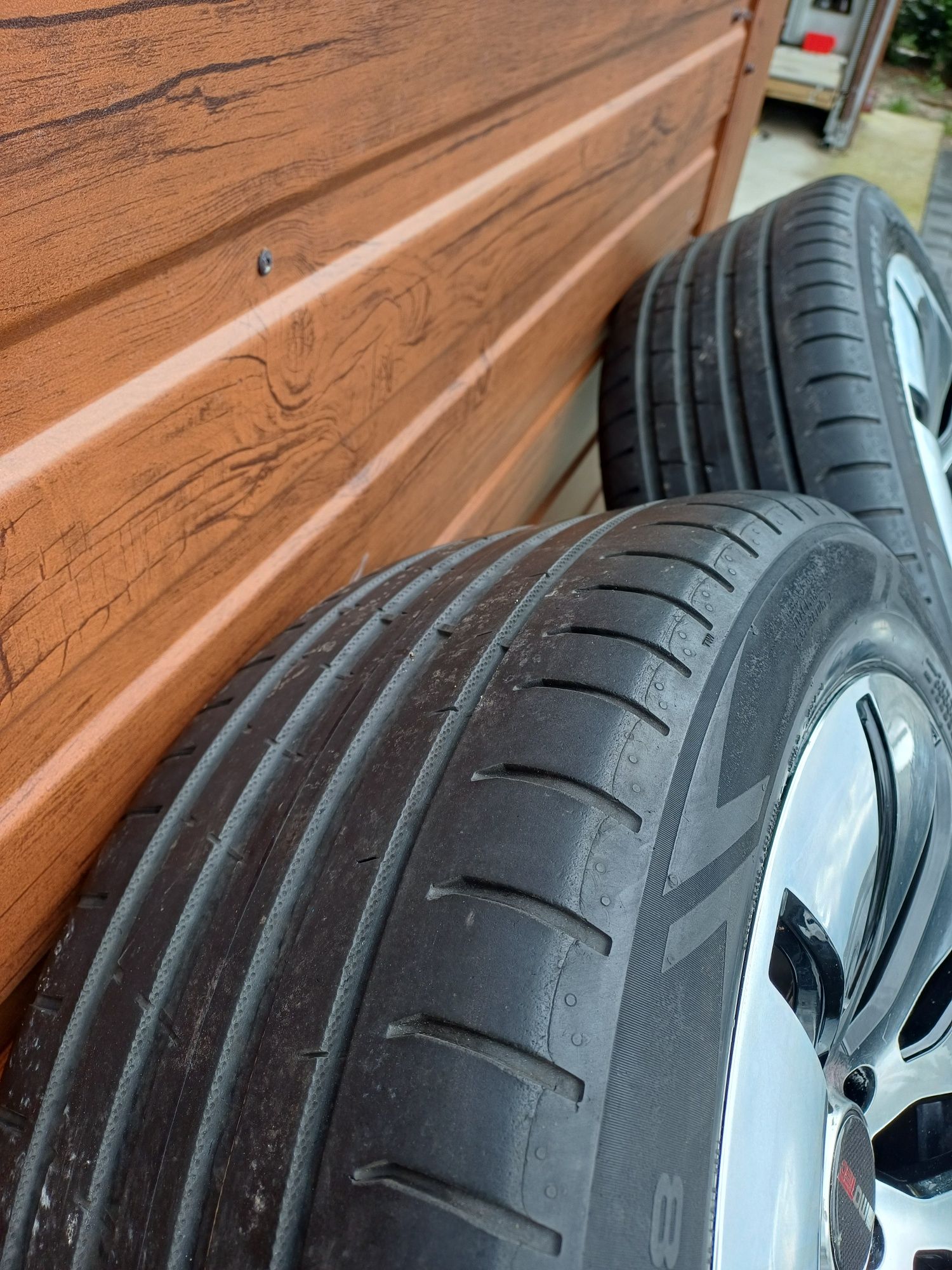 Nokian 2022r 235/50/18 Koła Felgi R18 Lato Motec chrom 5×114.3 CNC SUV