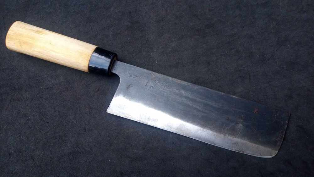 Nóż japoński KAI 関孫六    Sekimagoroku  nakiri stal weglowa