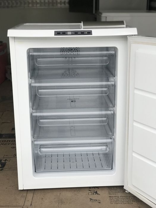 Морозильна камера Aeg, no frost 85см. Нова модель