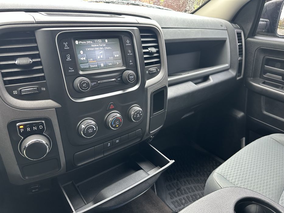 Продам легковой пикап 6 мест DODGE RAM 1500 в идеальном состоянии