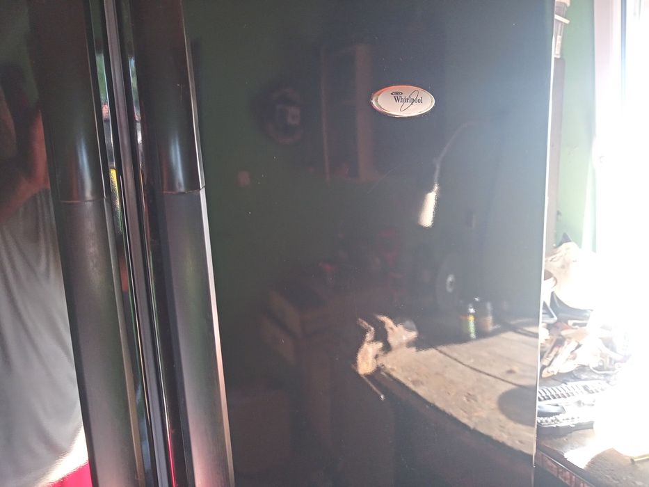 Sprzedam lodòwko-zamrazarke  Whirlpool