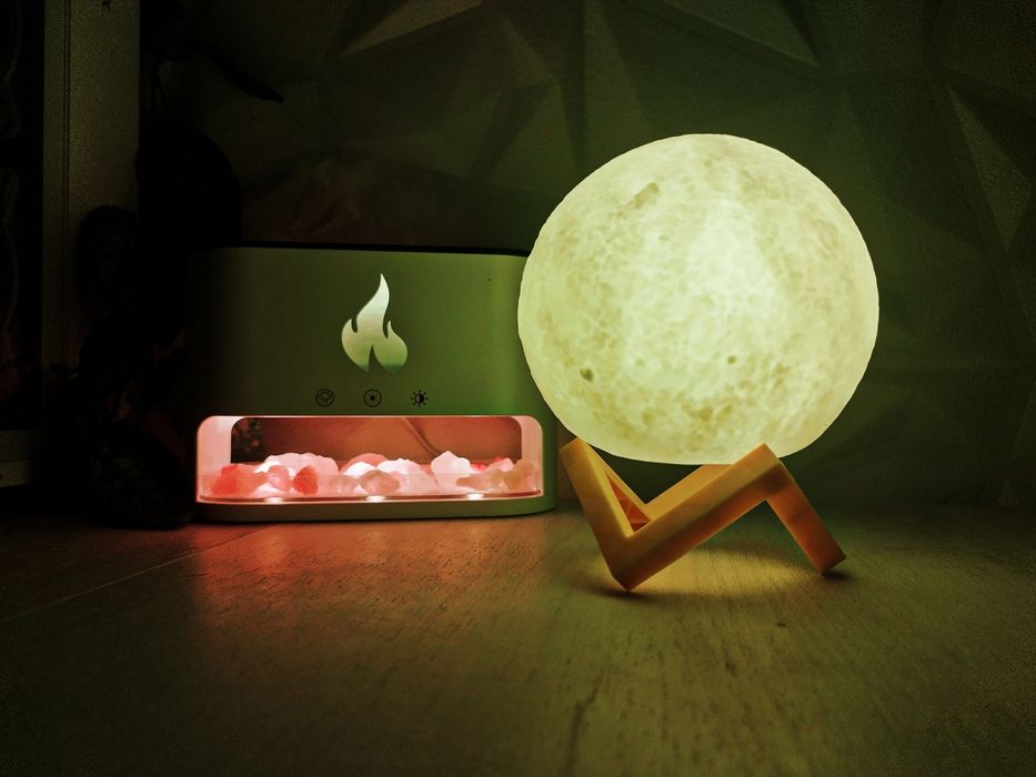 Настільний 3D нічник у формі місяця