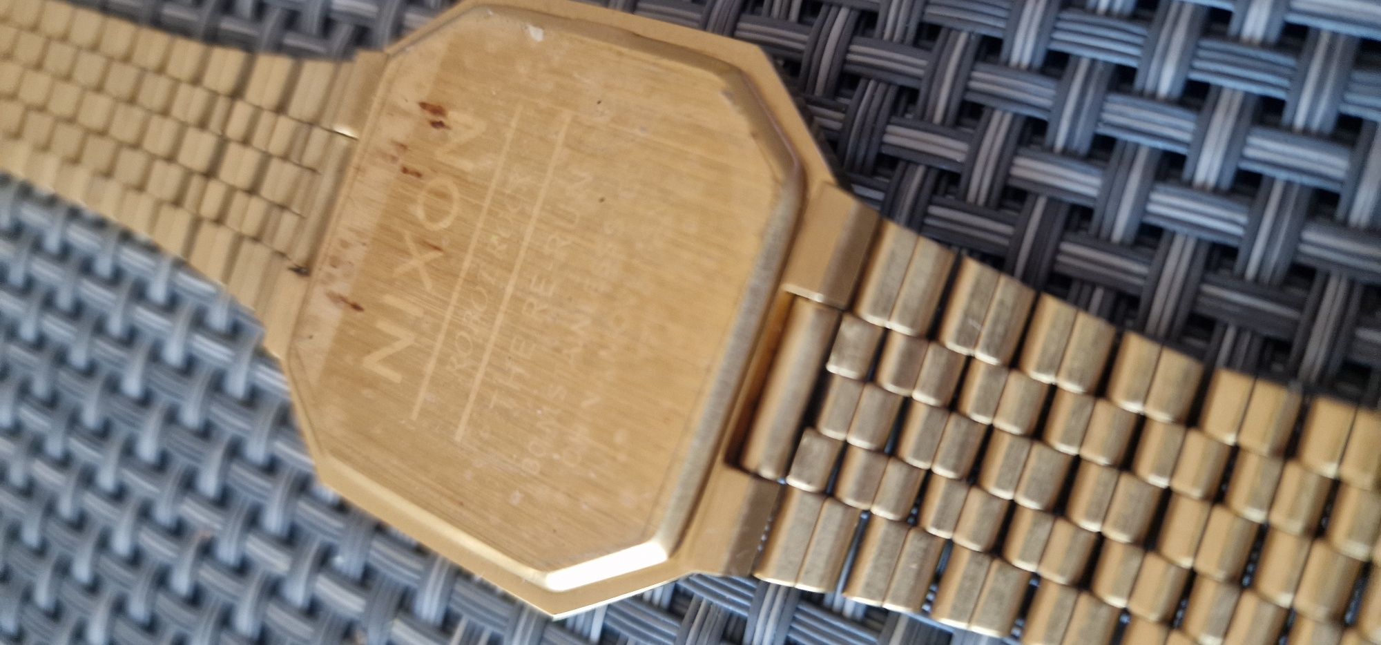 NIXON Watch  Re-Run