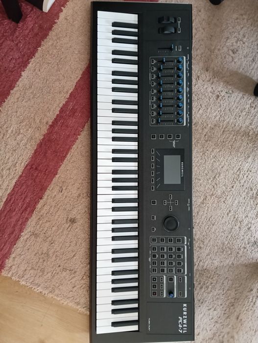 Teclado sintetizador Kurzweil PC4-7
