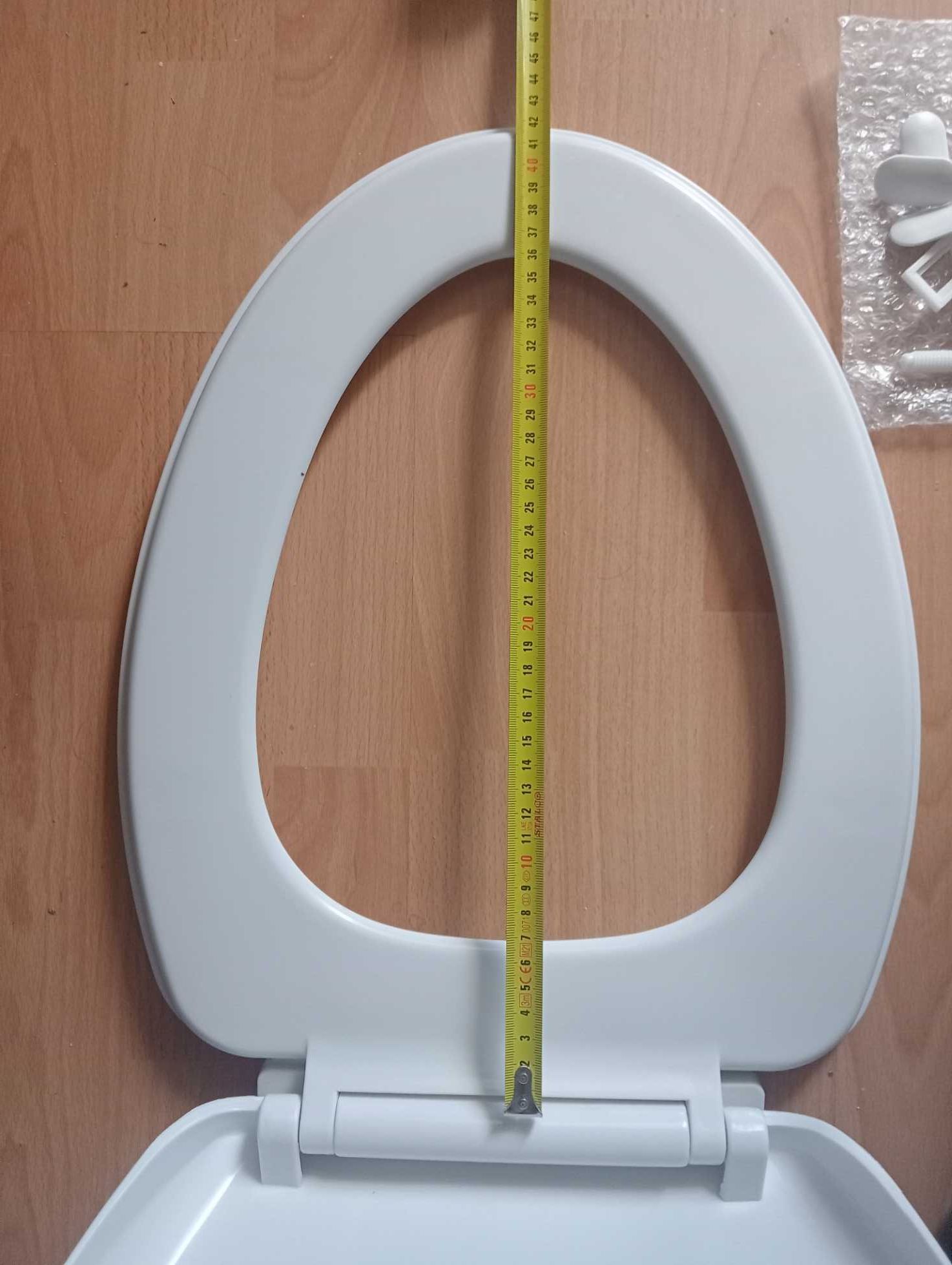 Deska sedesowa uniwersalna wolno opadająca do WC biała