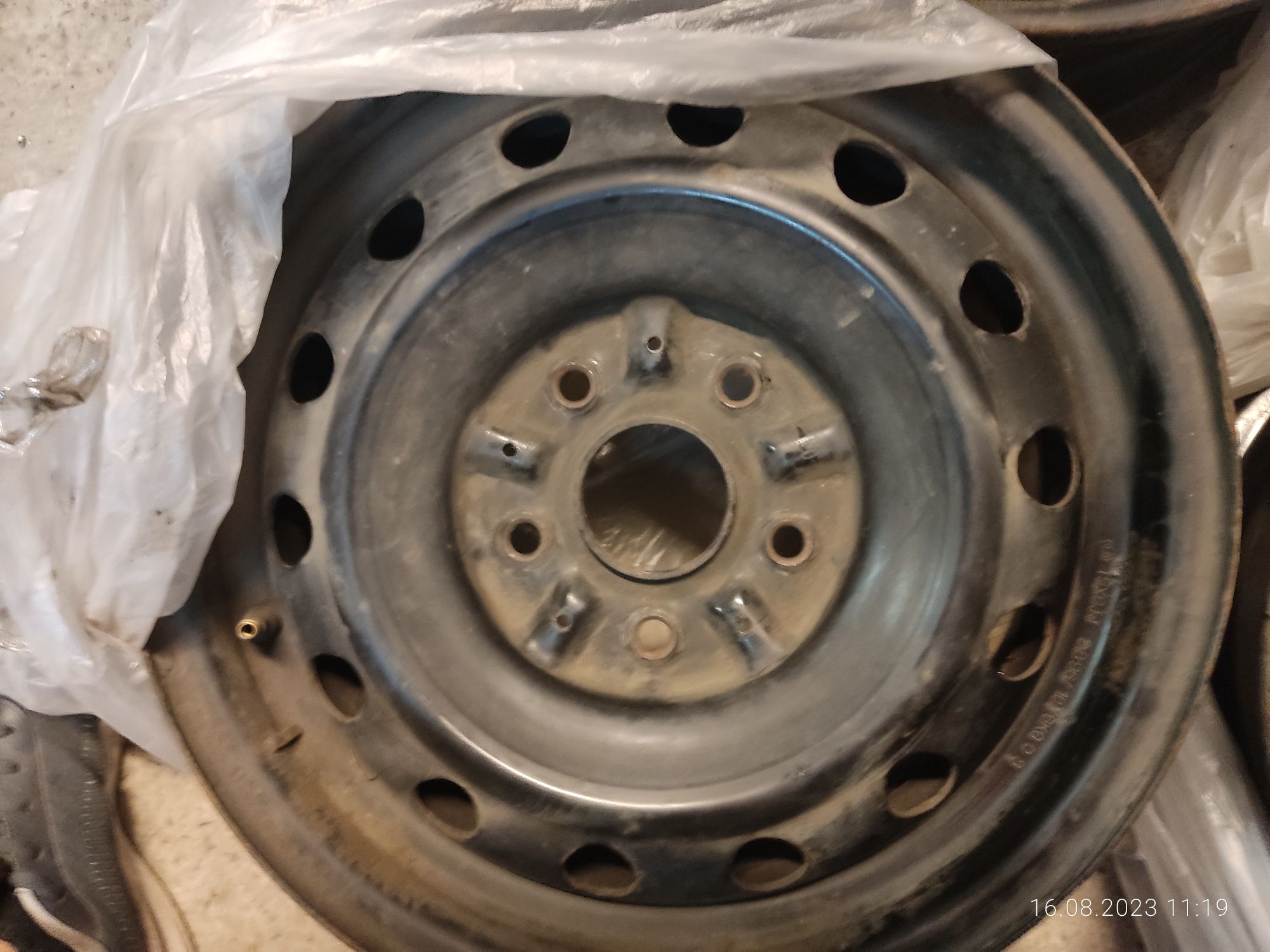 Продам диски на Toyota/Suzuki  R15 5x114.3 6 j