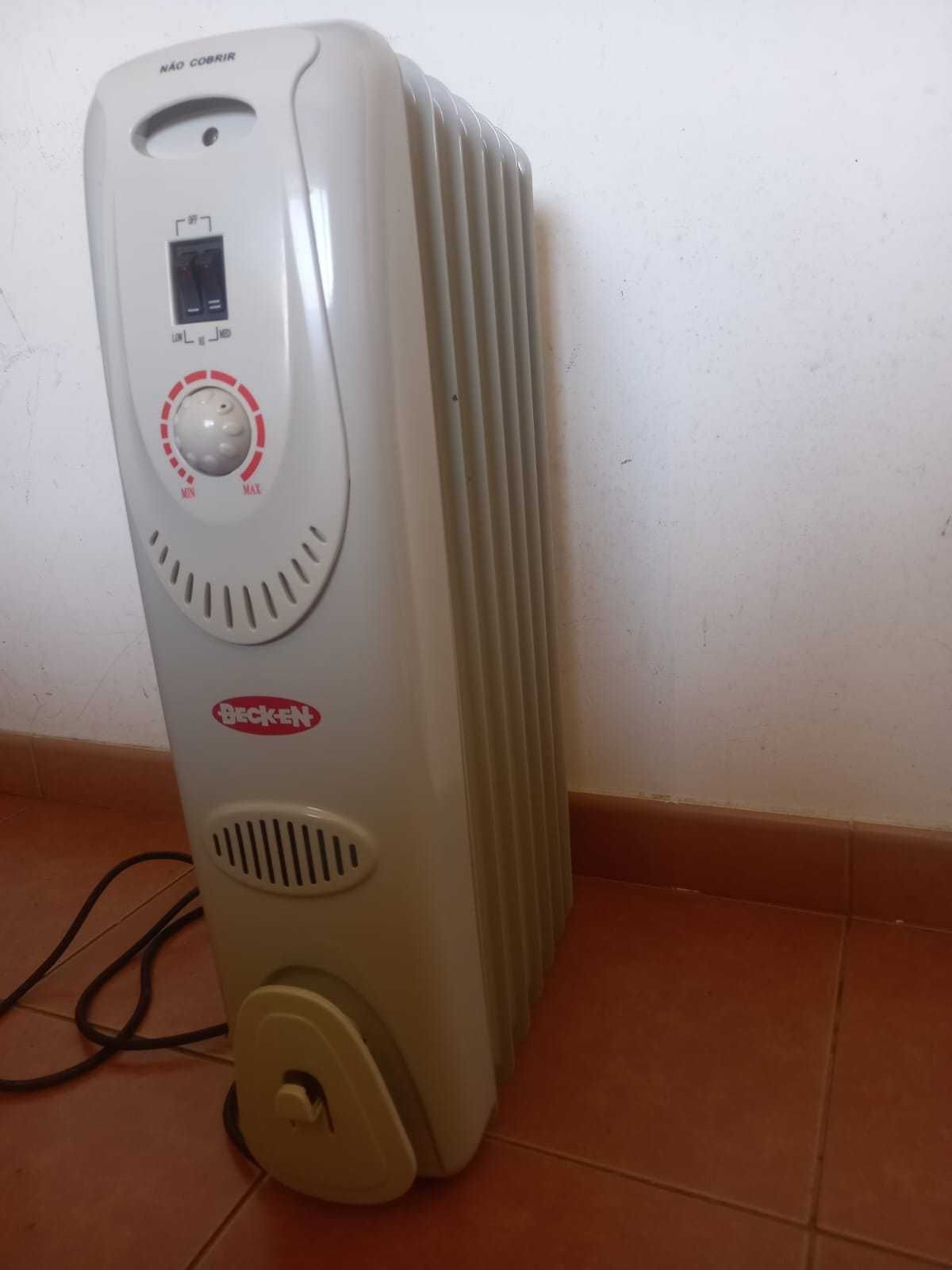 Aquecedor a Óleo 1500 W em Excelente Estado - Motivo da Venda: Mudança