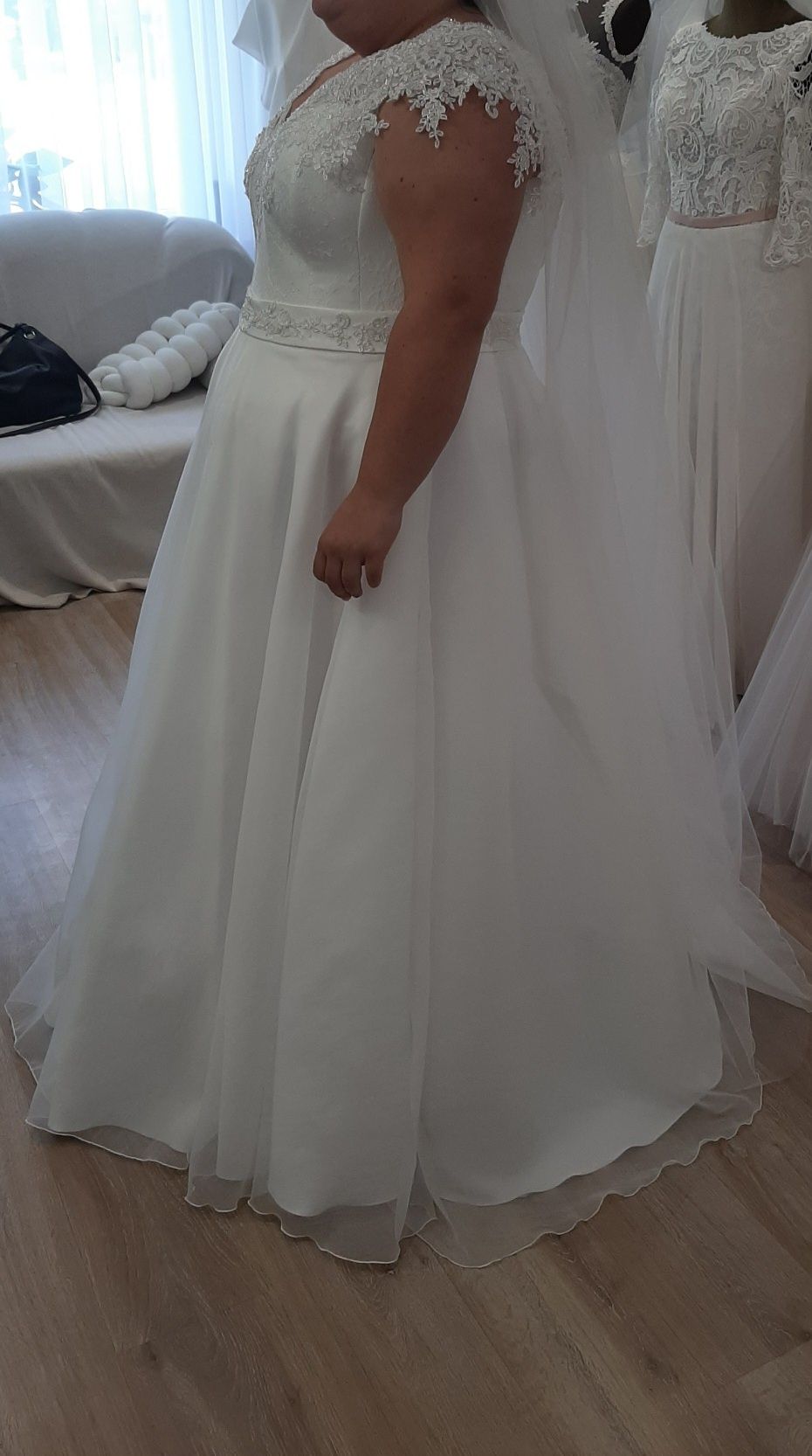 Suknia ślubna plus size