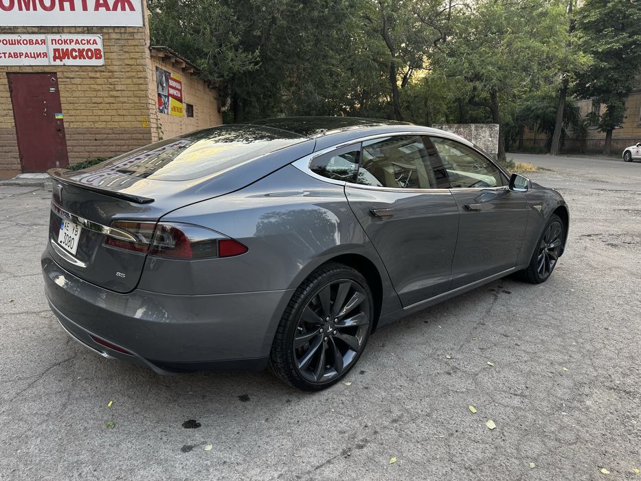 Tesla Model S 85 квт