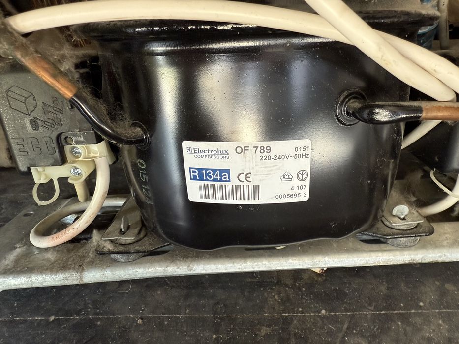 Компресор холодильника r134