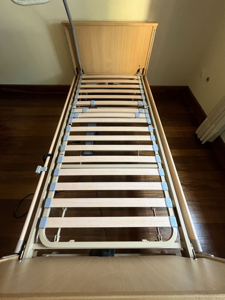 Cama articulada de madeira Tecnimoem