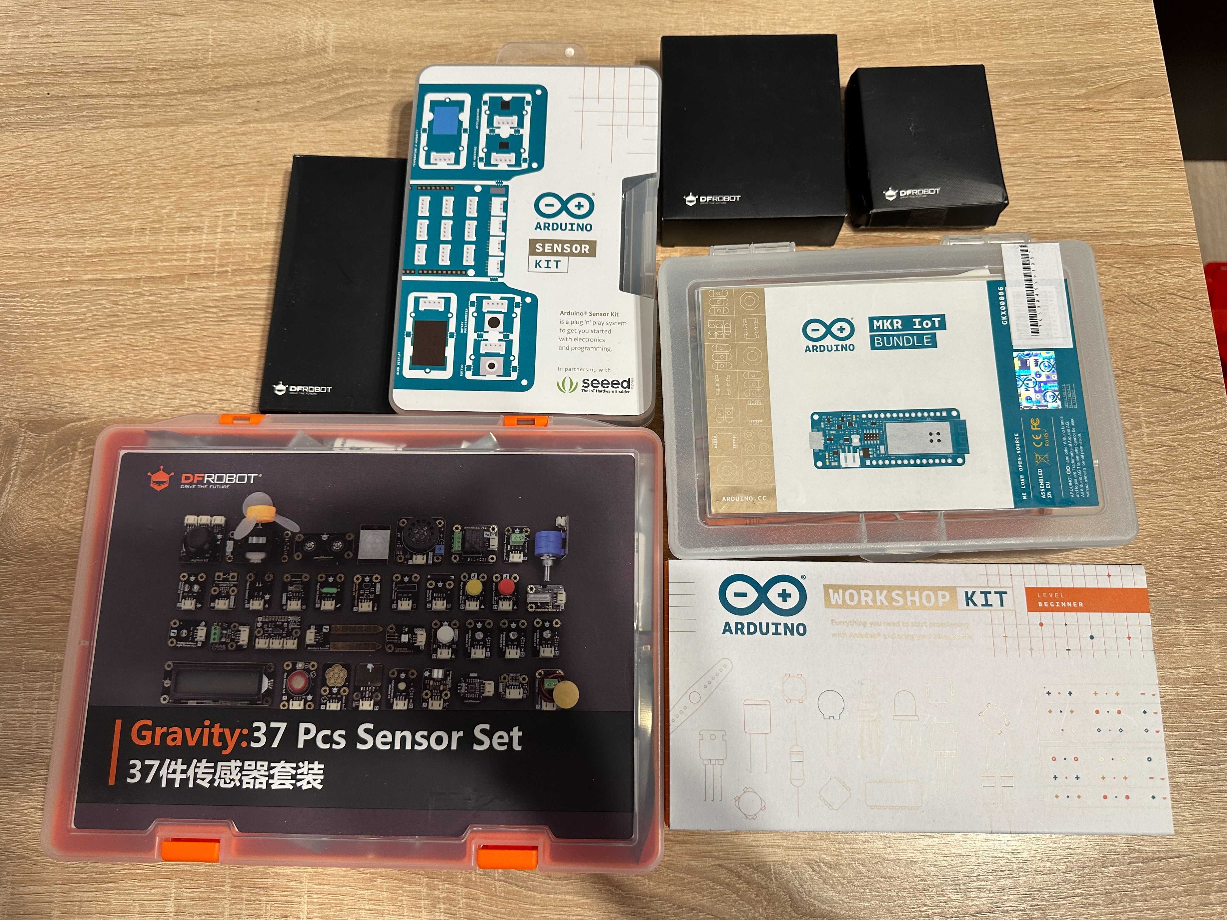 Mega Zestaw Arduino z różnymi płytkami, czujnikami,przewodami itd.