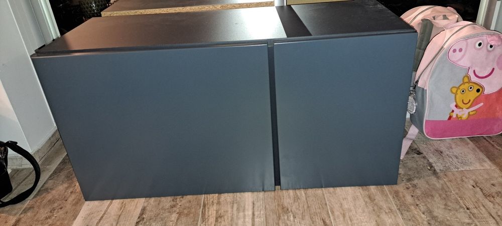 Szafka / Półka - seria mokko zamykana na dotyk.