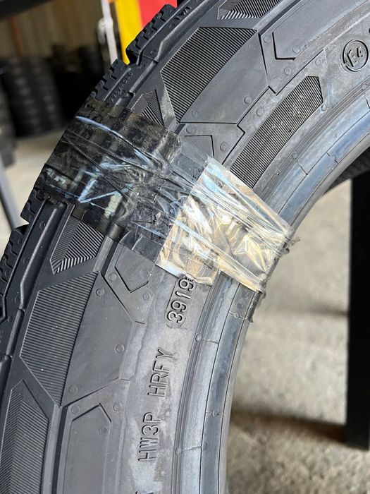 Розпаровка 215/60 r17c Continental Van Contact Winter 2019р (389)