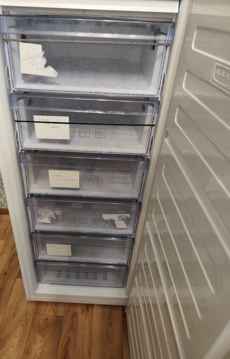 Продам морозильну камеру beko rfsa 210k 20w