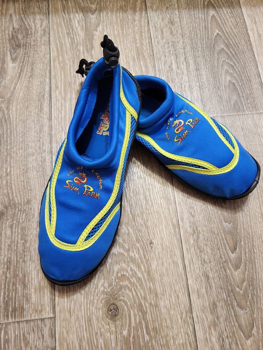 Аквашузи, коралки 44 розмір