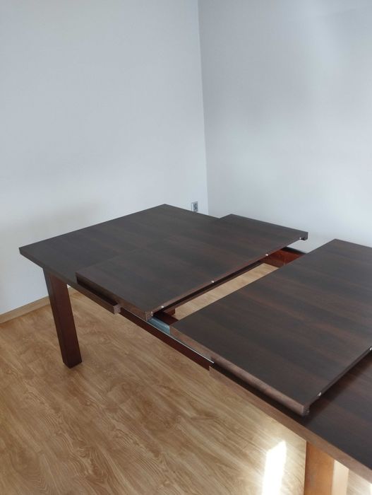 Stół do salonu drewniany