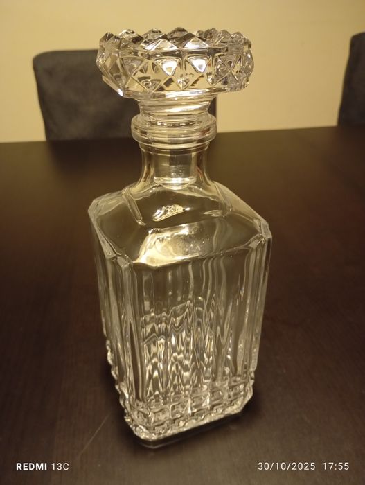 Garrafa de vidro transparente