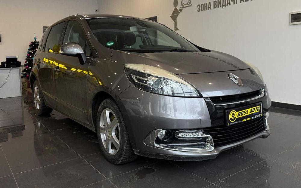Renault Megane Scenic 2012