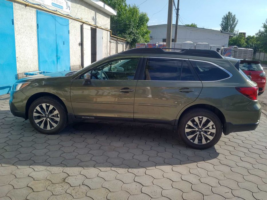 Продаю автомобіль Subaru Outback (модельный рік - 2017)