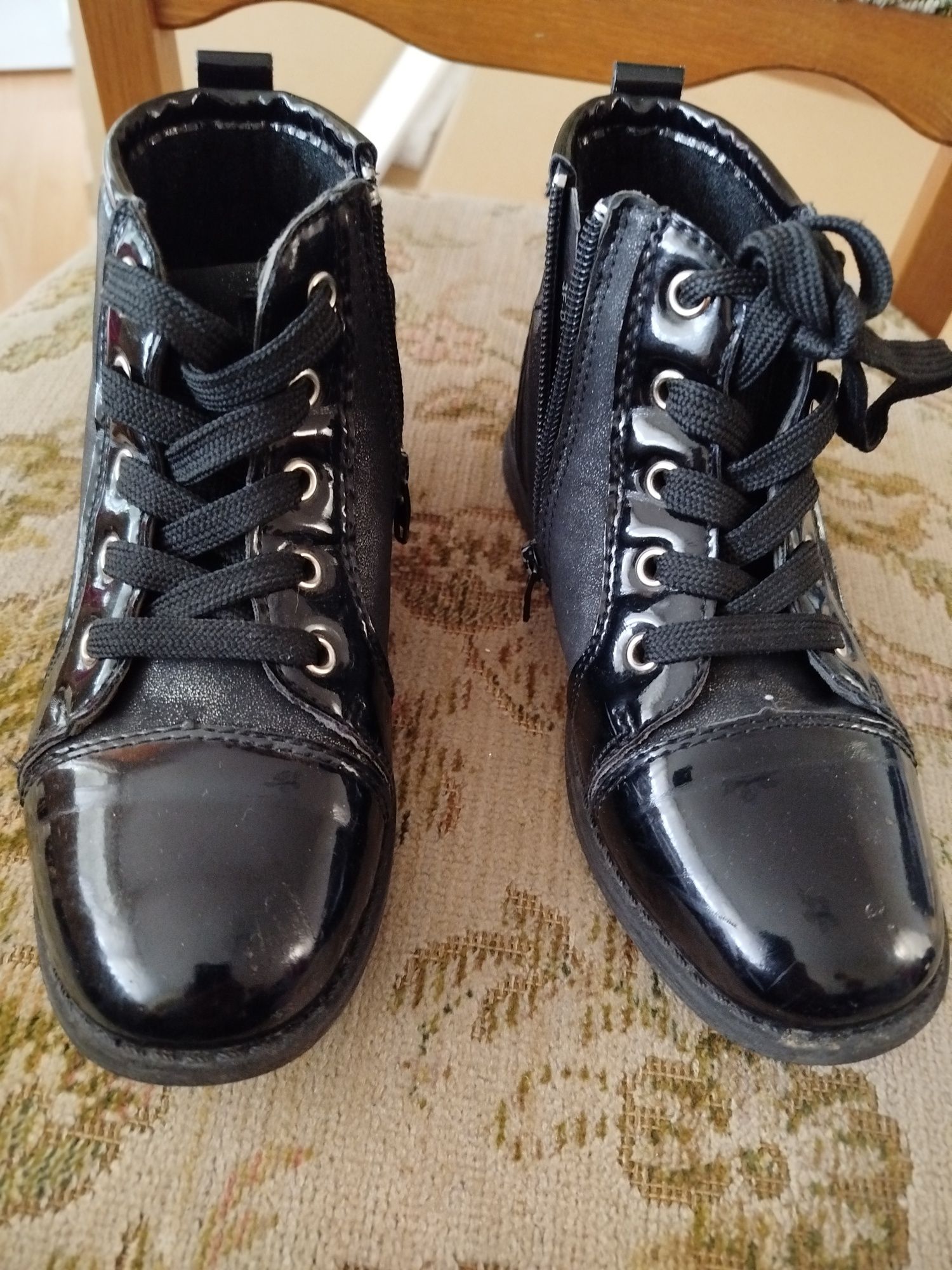 Buty lakierowane