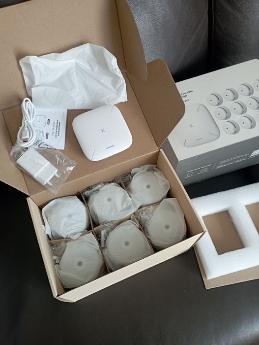 Протипожежна сигналізація X-SenseFS121:базова станція SBS50+12 датчик