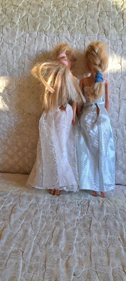 Dwie lalki Barbie