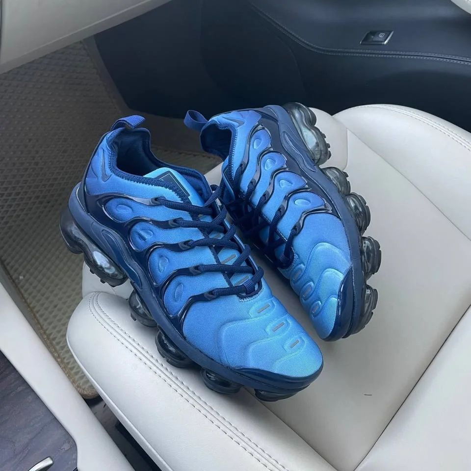 Nike Vapormax Plus Obsidian