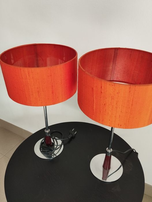 Candeeiros de Mesa pequenos em metal com abajur laranja