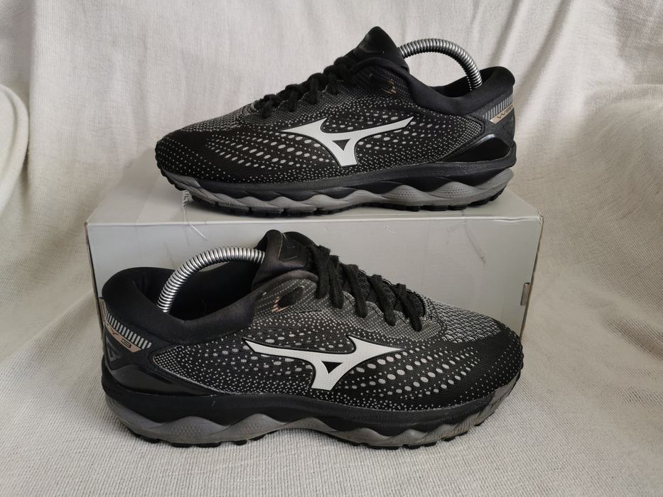 Mizuno Wave Sky 3 buty sportowe do biegania 38,5