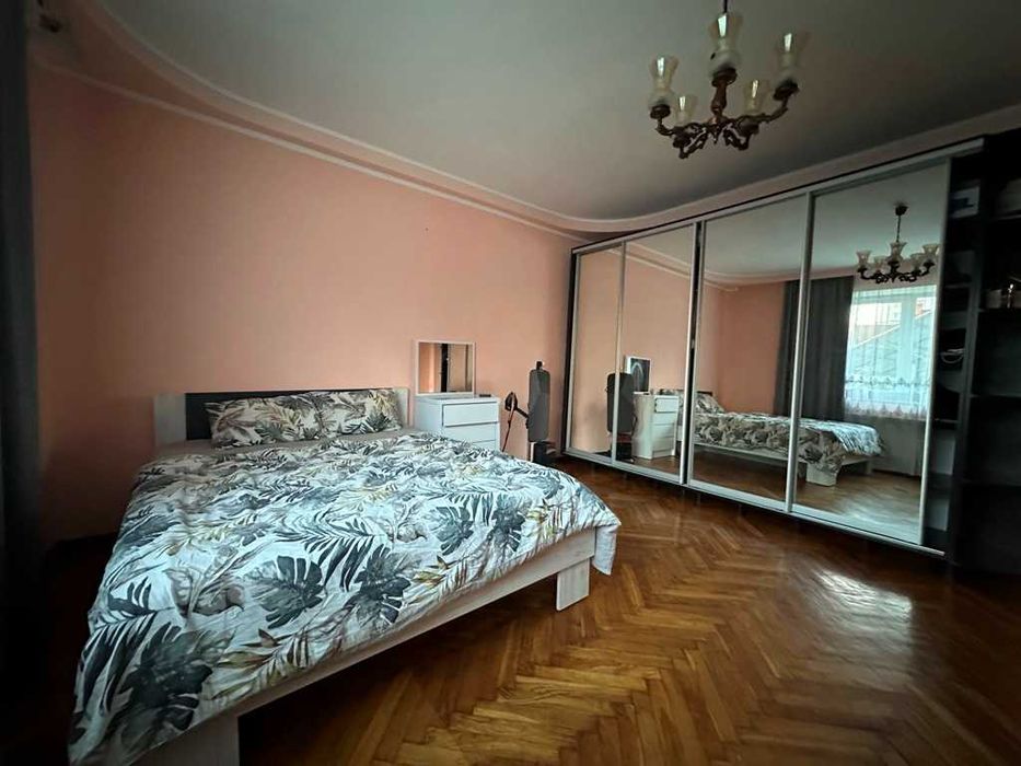 Продається будинок у Центрі міста