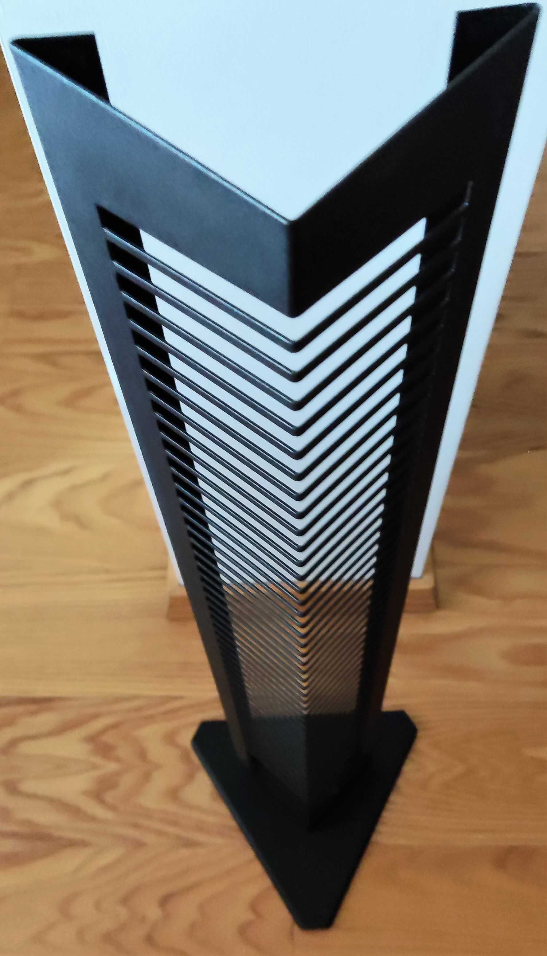 Torre para exposição de CDS