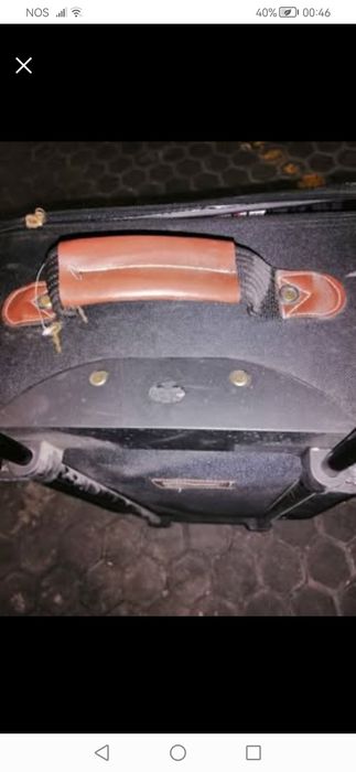 Estojo de higiene+2 malas de cabine 

Lev