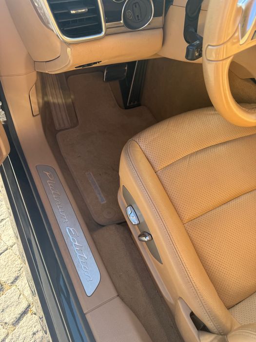 Porche Panamera Platinium Edition