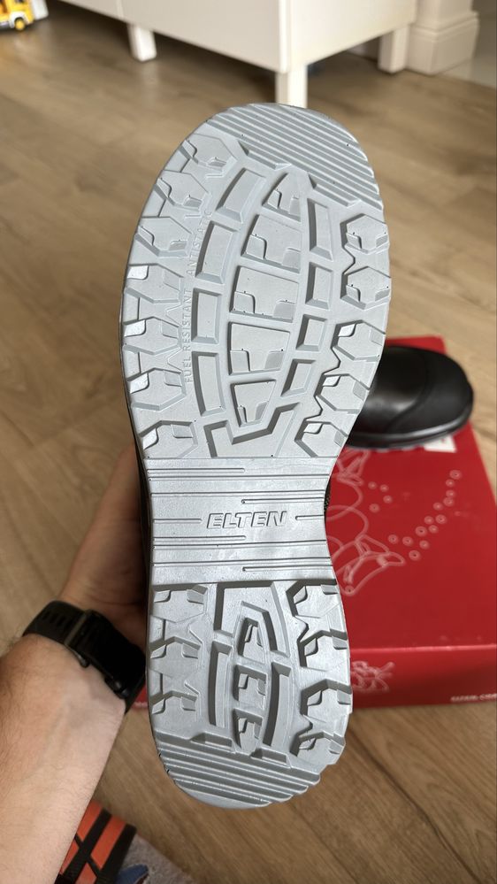 Buty robocze Elten Reaction XXT Mid roz. 44