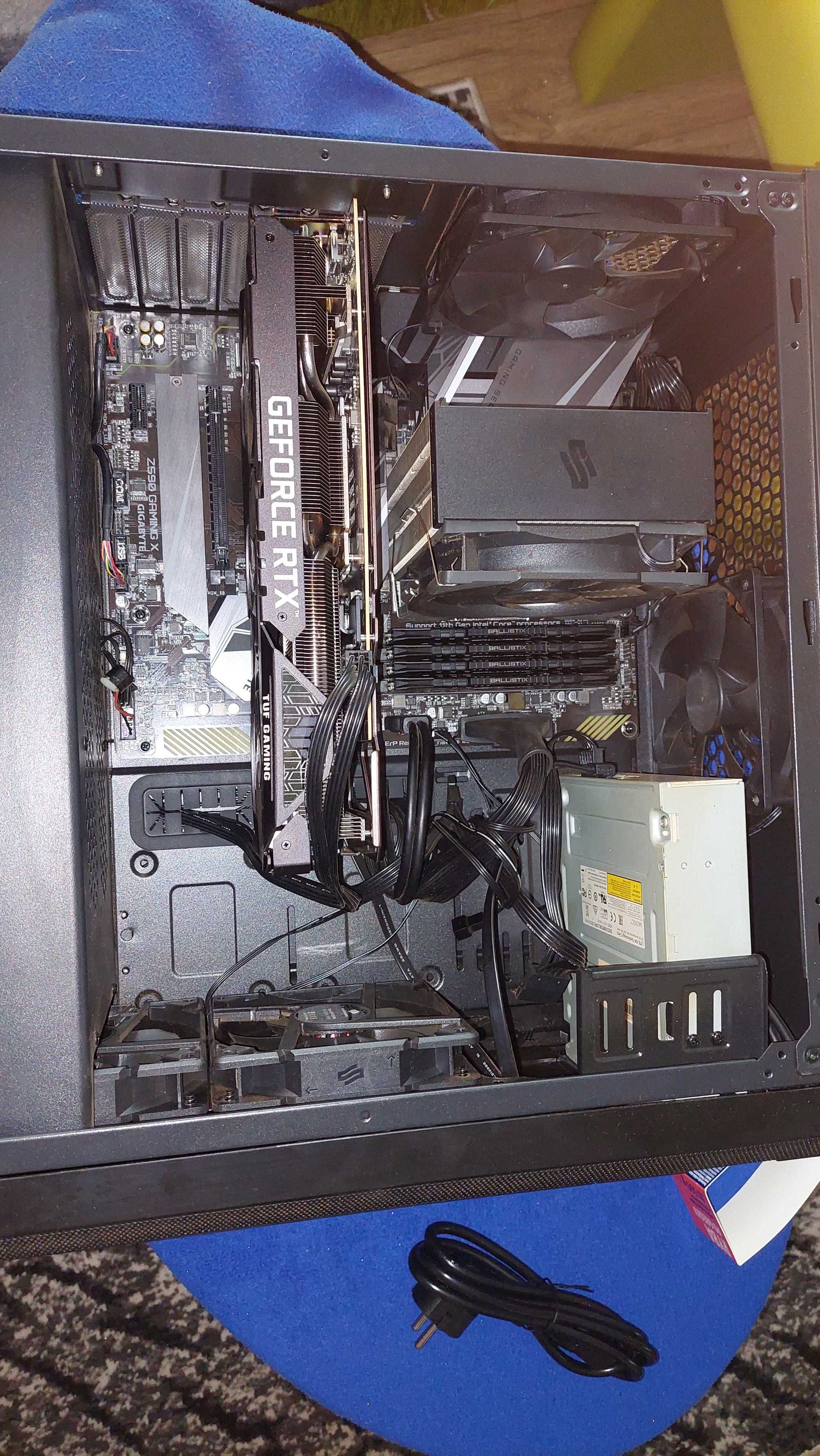 Komputer stacjonarny plus monitor
