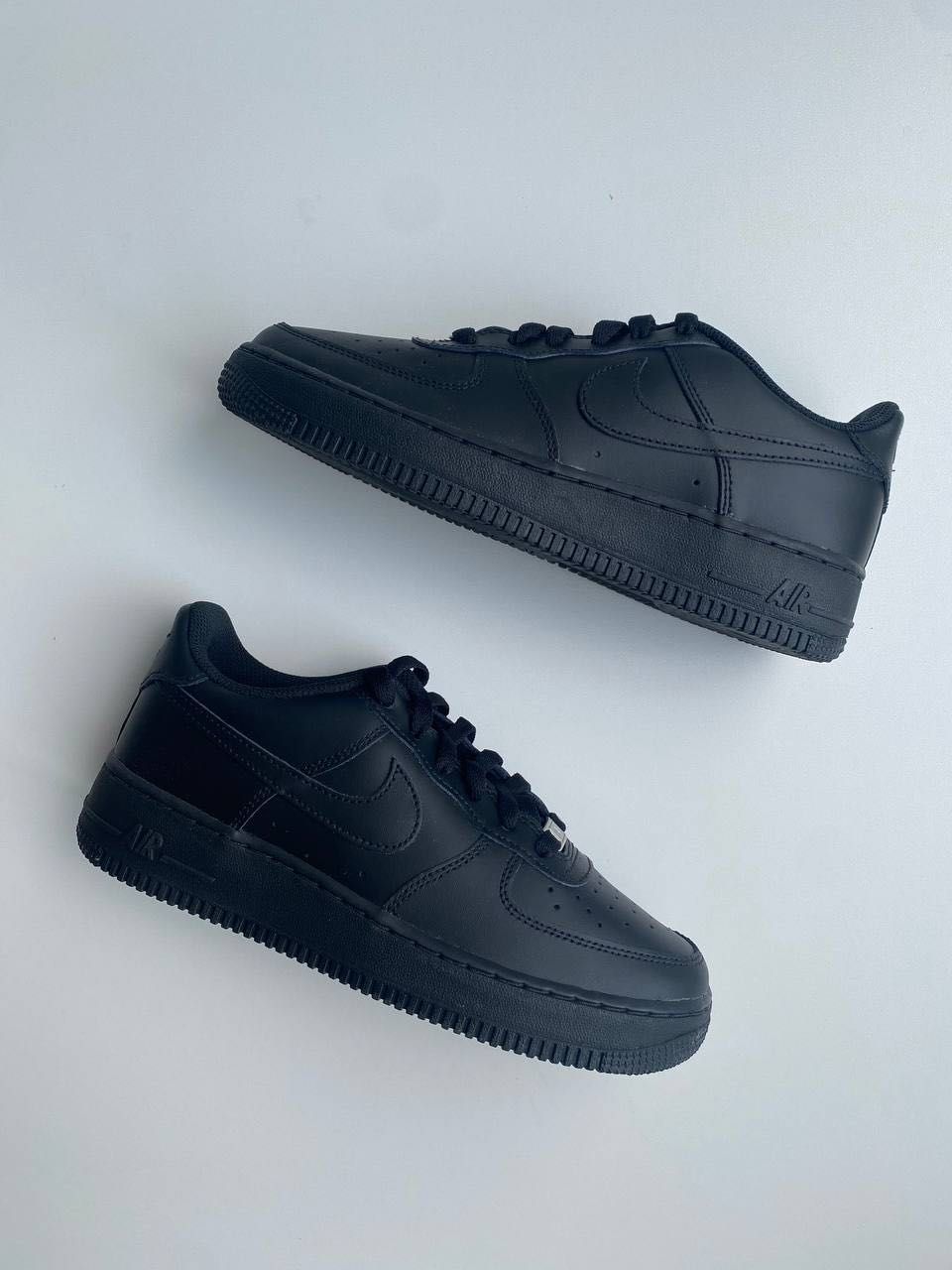 Оригинал 100% / EUR39 Кожаные кроссовки Nike Air Force 1 LE
