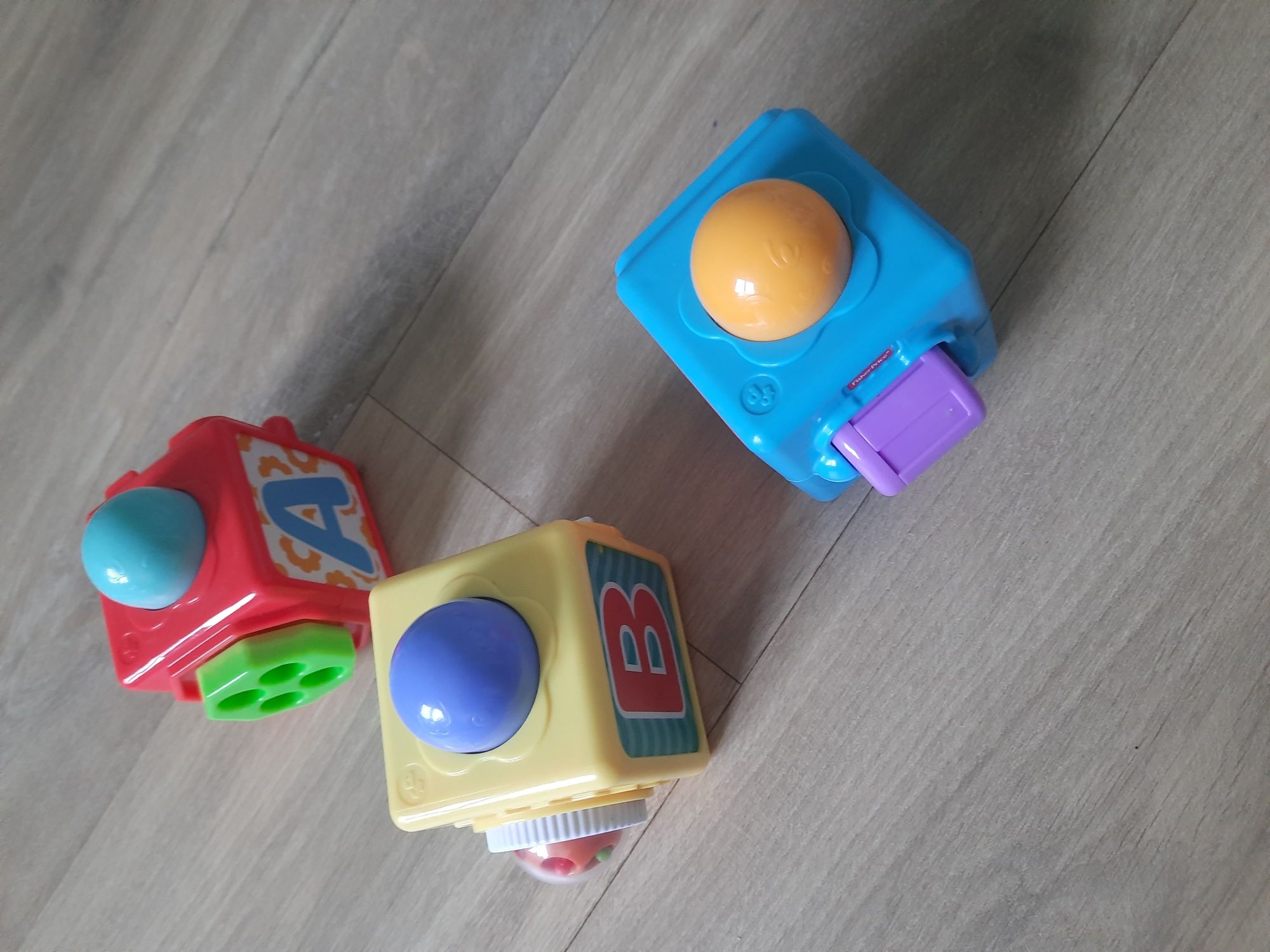 Fisher Price aktywne klocki ze zwierzątkami