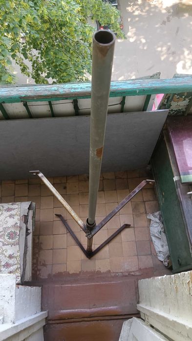 Універсальний шток- кронштейн для супутникових антен (б/в)