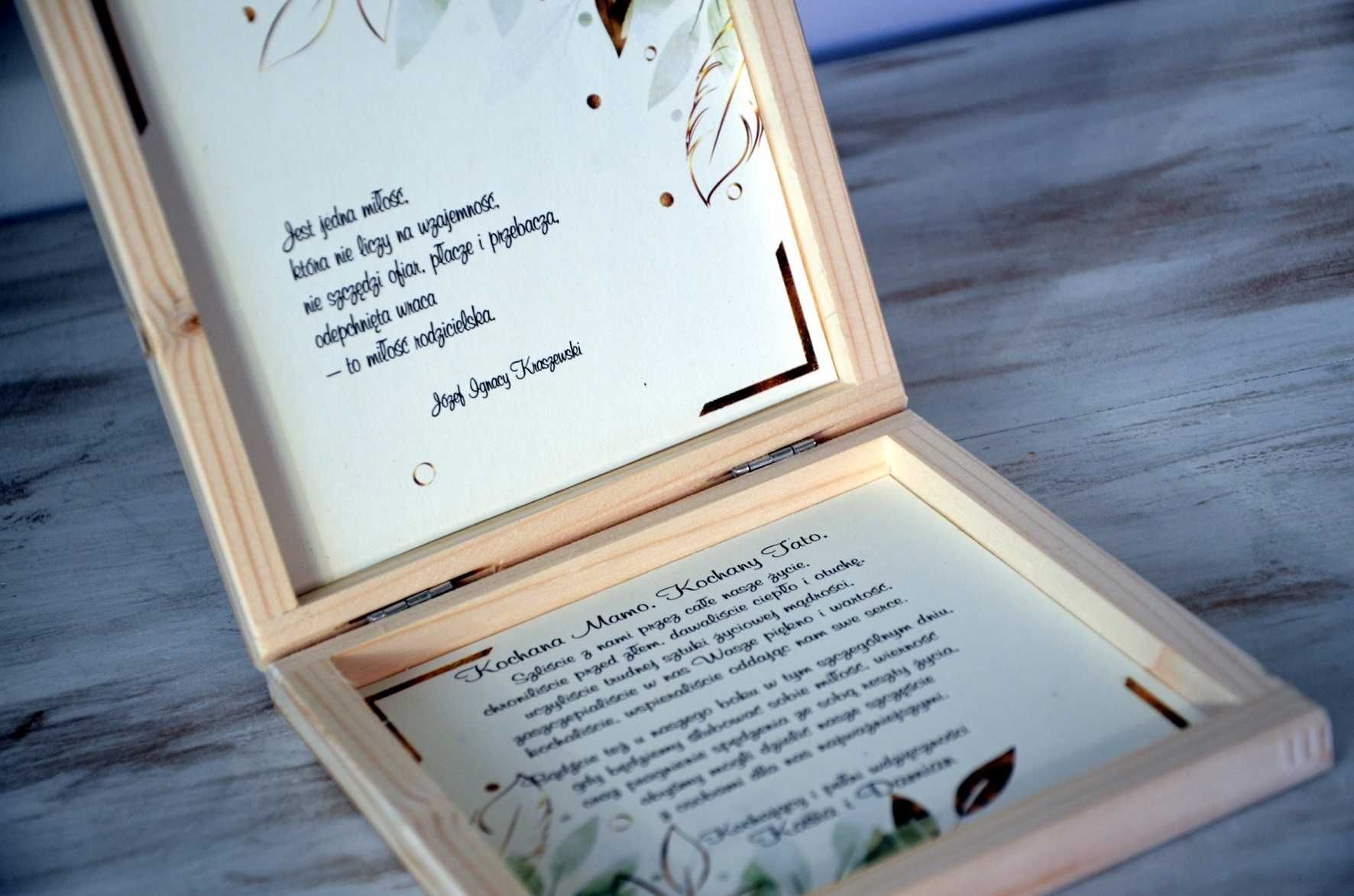 Zaproszenie ślubne dla rodziców w drewnianym pudełku zdjęcie