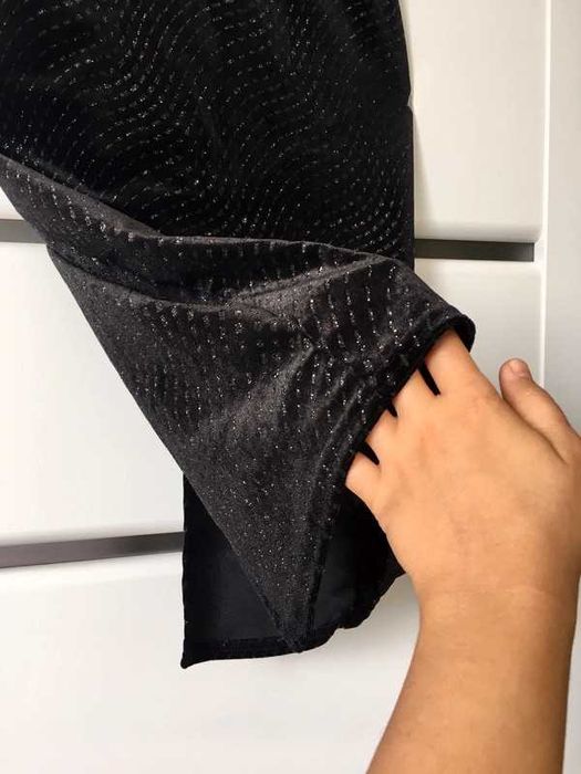 Mała czarna sukienka welurowa z brokatem sexy Boohoo 36 s