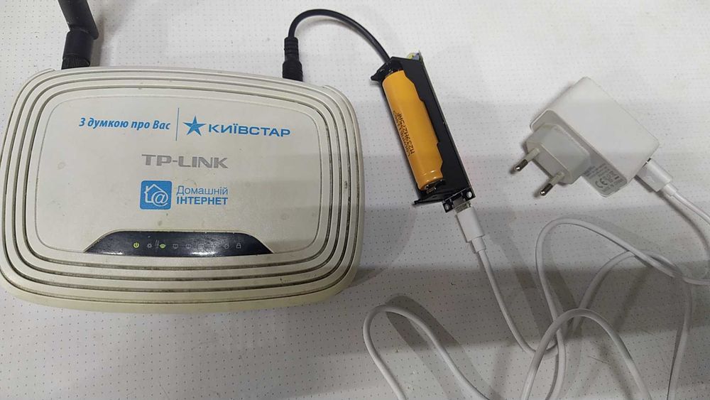 Інтернет-Powerbank для Wi-Fi роутера. вихід 9в, від 1 аккум-18650.