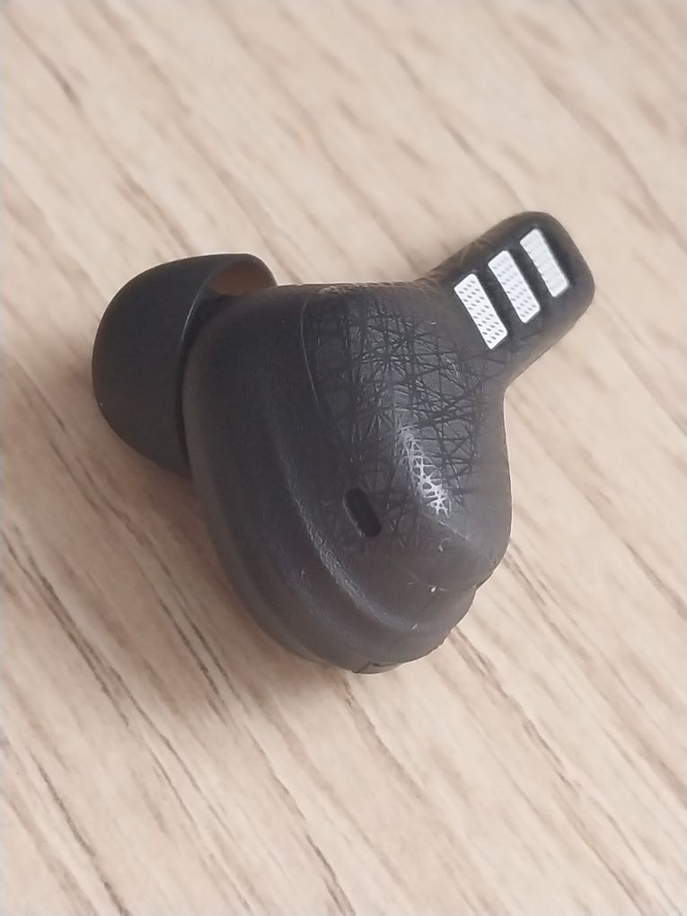 Prawa słuchawka Adidas Z.N.E.01