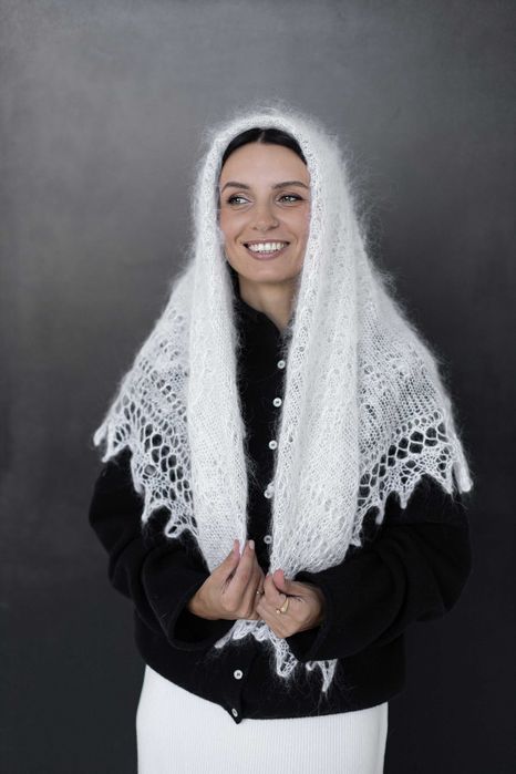 Chusta wełniana biała – Handmade z naturalnej wełny koziej